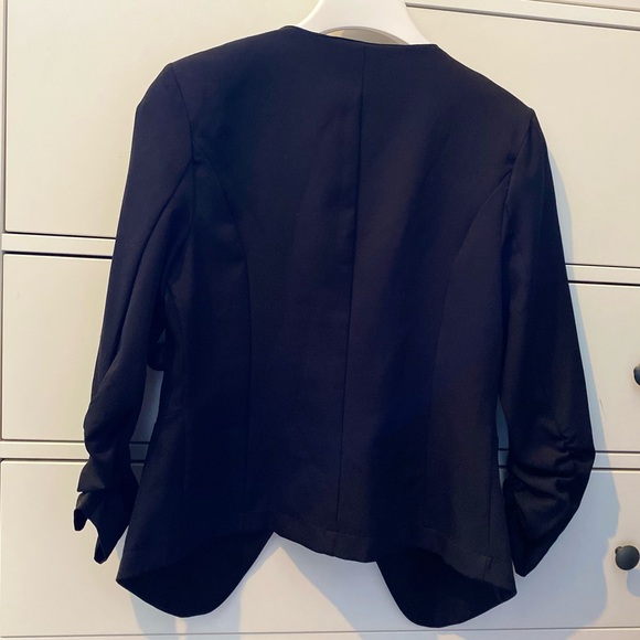 Black blazer with ruched arms - Picture 4 of 4